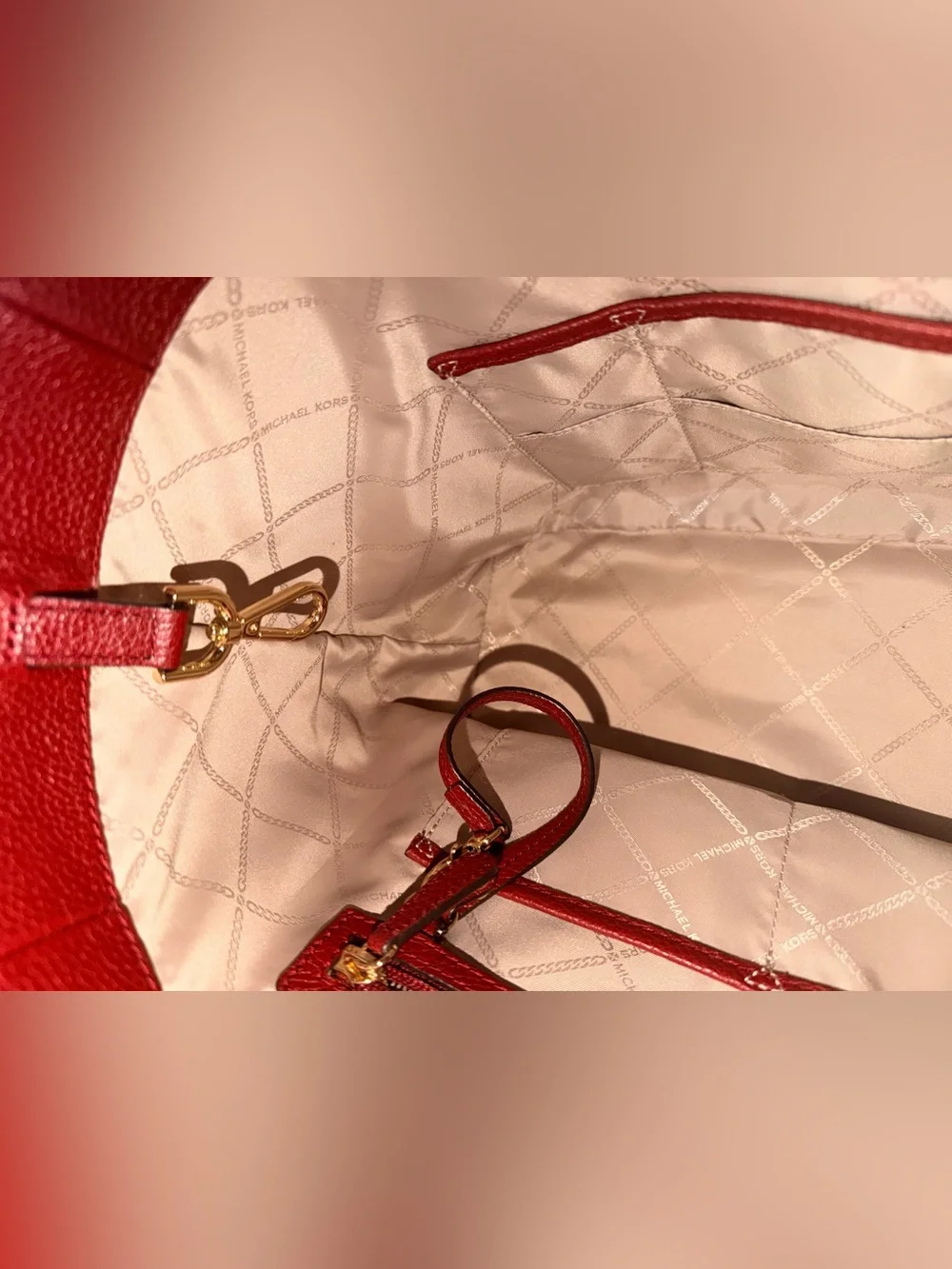 Beautiful Like New !! MICHAEL KORS Bedford Legacy